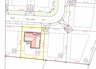 plan de maison sur un terrain rectangulaire
