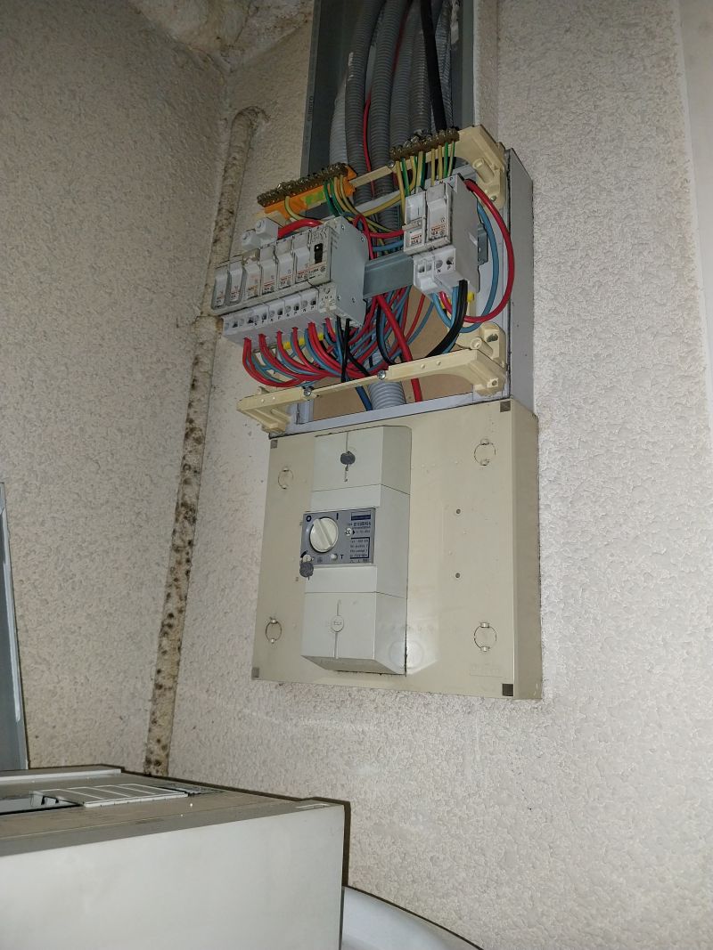 Comment ajouter un circuit sèche-linge dans mon tableau électrique ? -  particulier