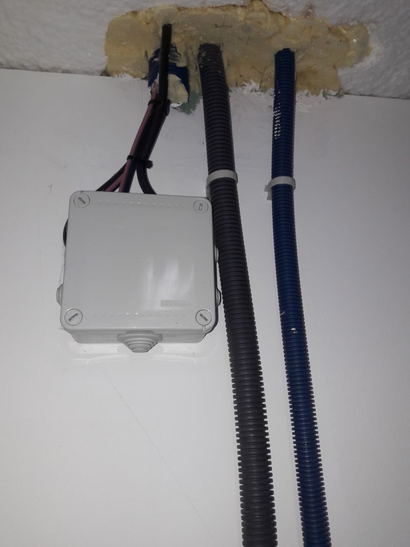 Comment faire passer un câble électrique du sous-sol de ma maison jusqu'au  tableau électrique ? - 20 messages
