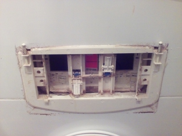Comment changer la plaque de commande d'un WC suspendu ? - Thermocom